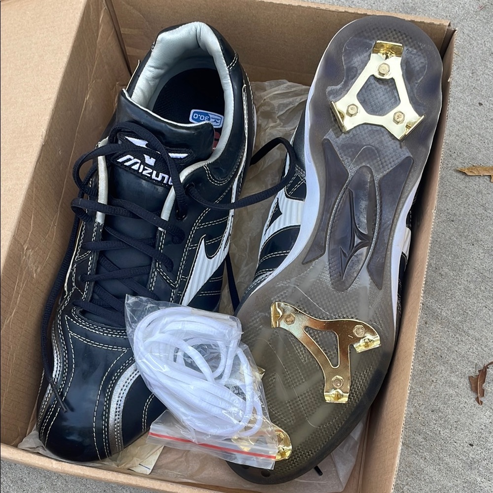 Mizuno NWT Baseball Cleats  Club League 37910
